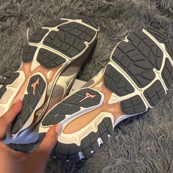 Mizuno Womens Wave Inspire 16 Waveknit R2 411003 1601 Pink Running NWT size 9.5 - Picture 3 of 3